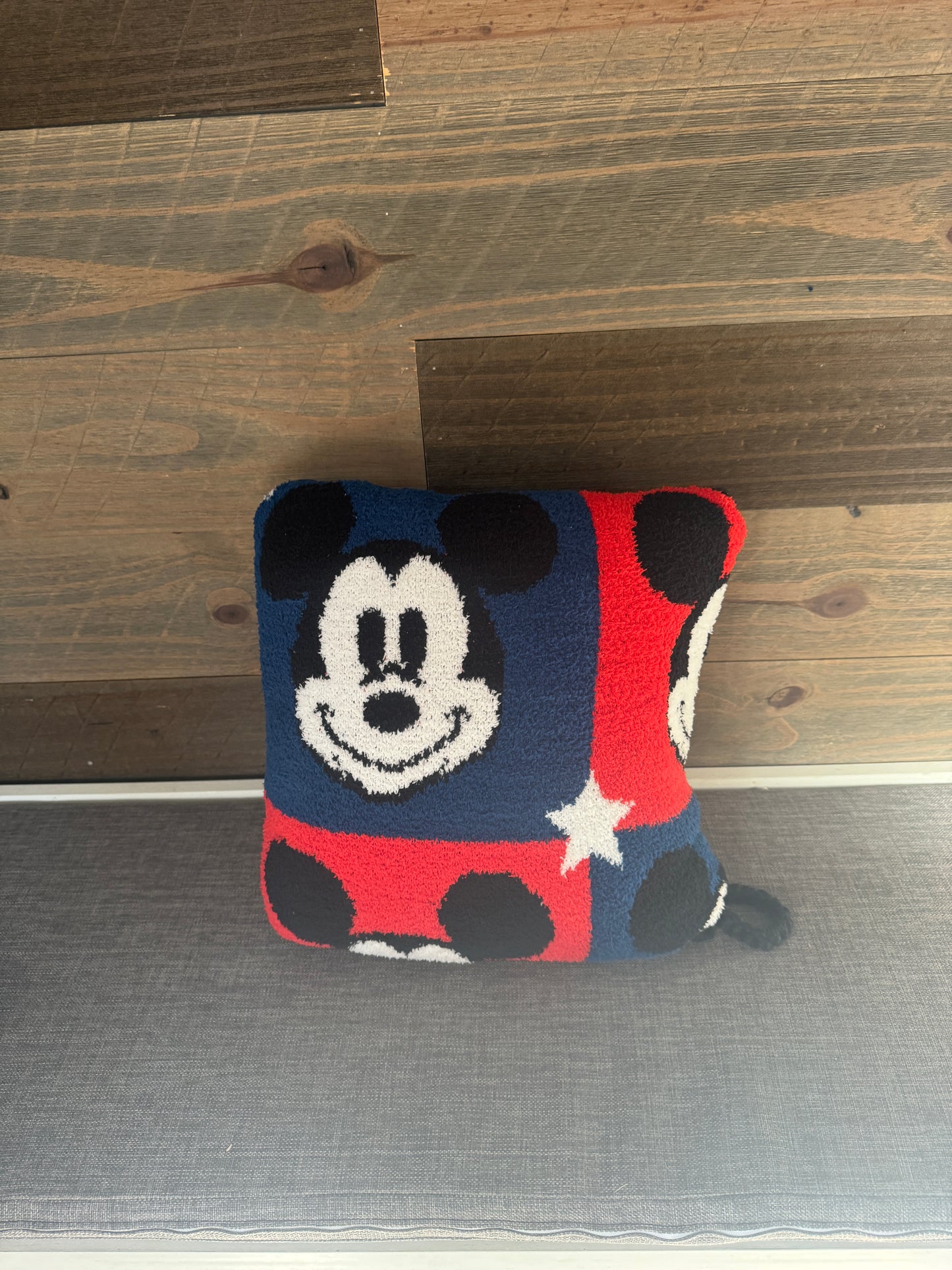 Mickey Mouse Blanket Pillow (50x70)