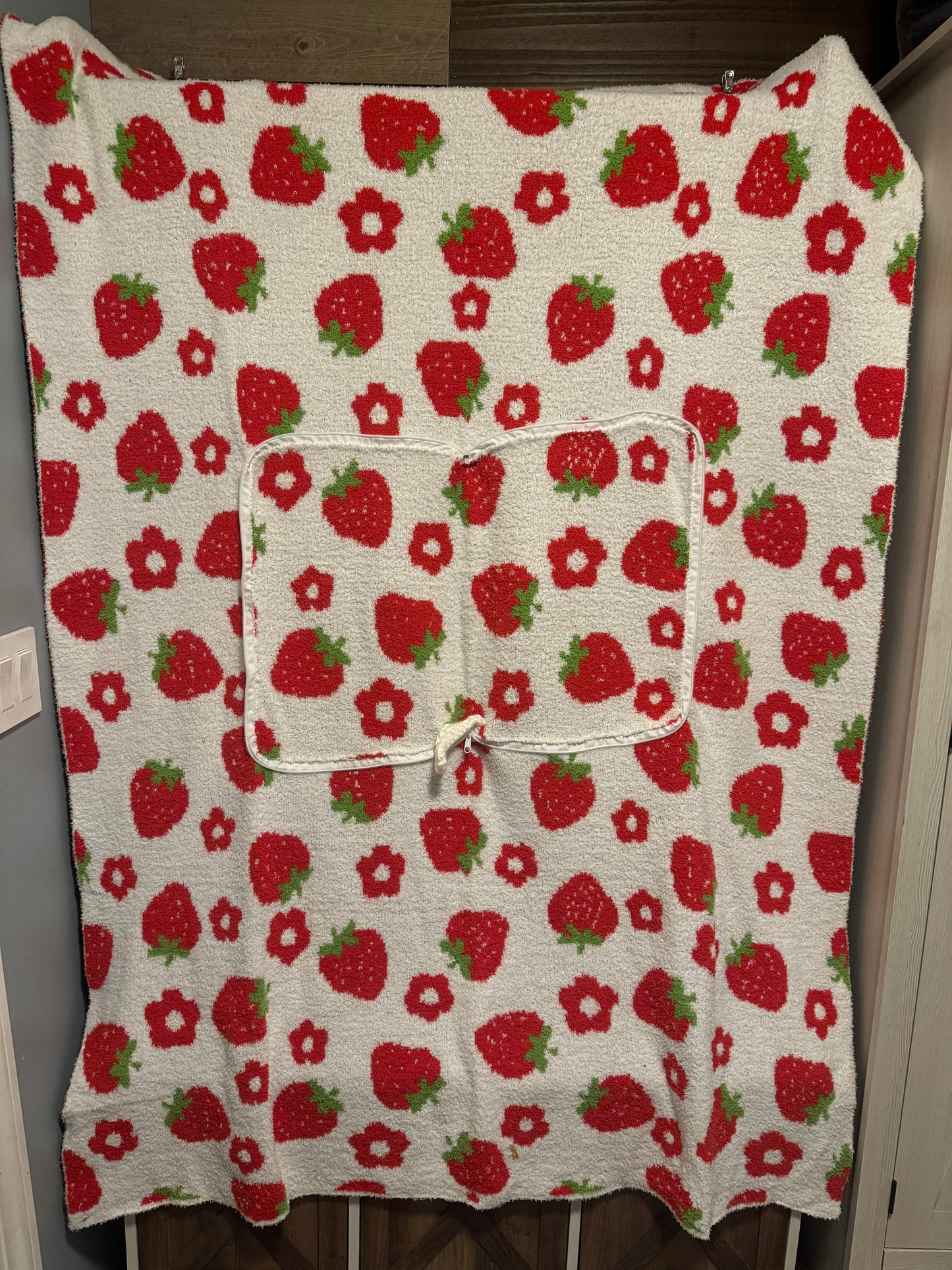 Strawberry & Flower Blanket Pillow (50x70)