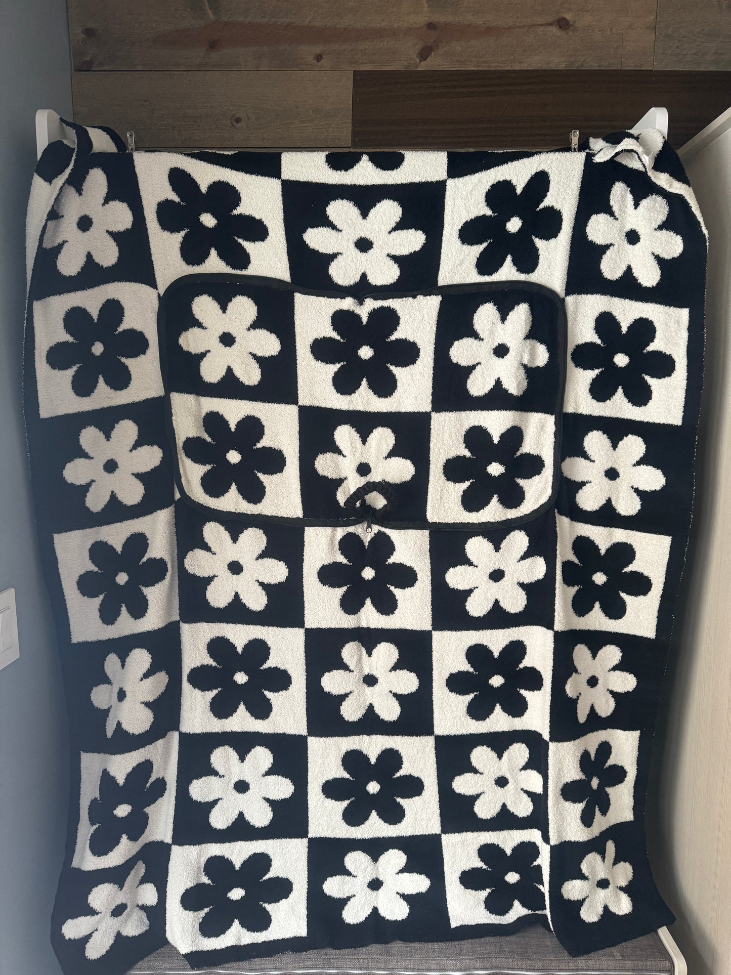 Daisy Blanket Pillow (50x60)