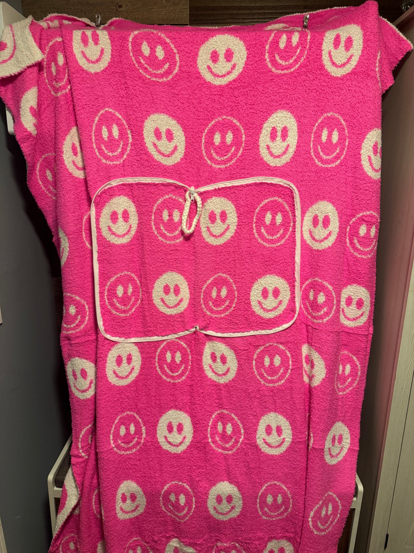 Pink Smile Blanket Pillow (50x60)