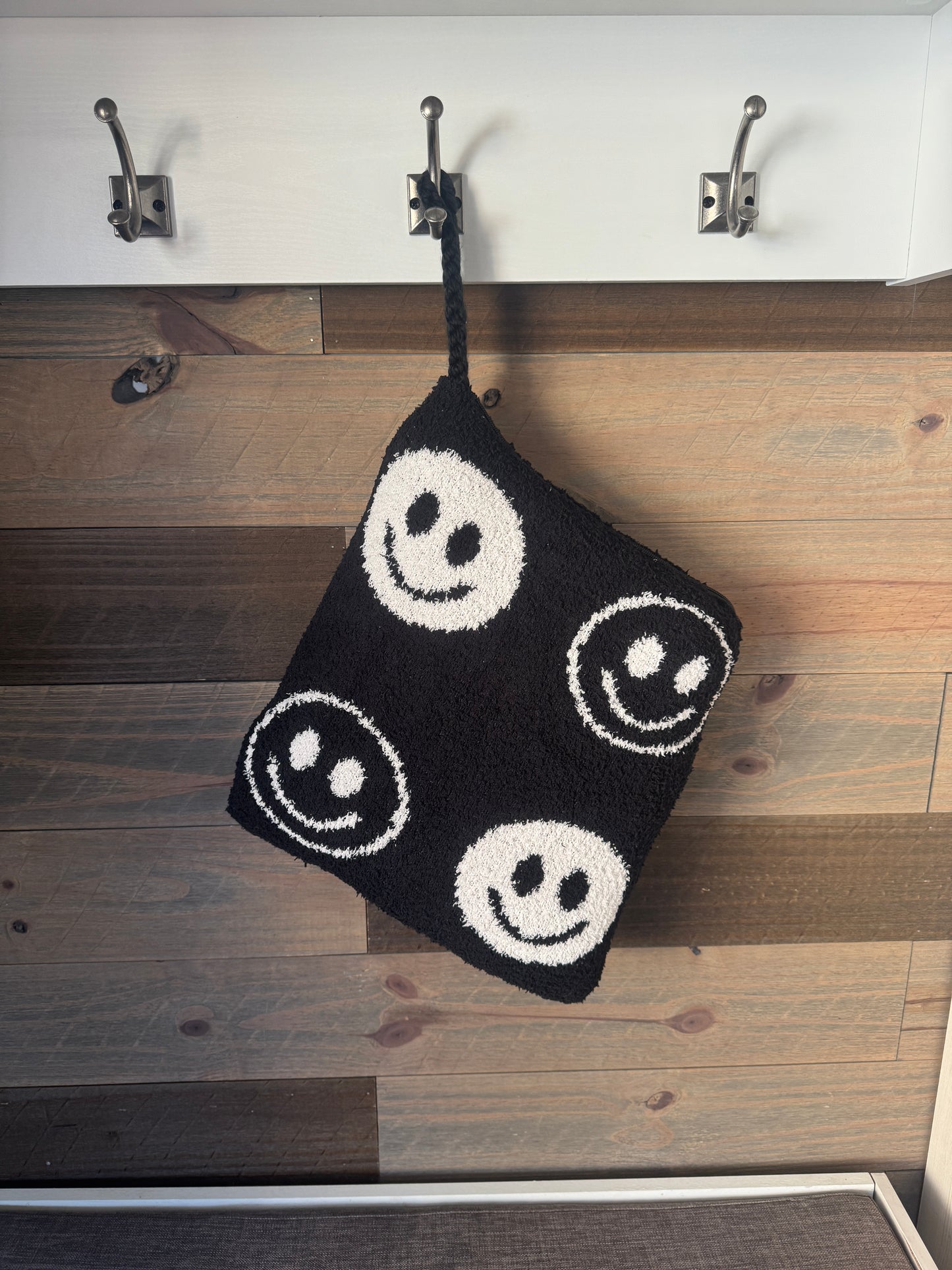 Black Smile Blanket Pillow (50x70)