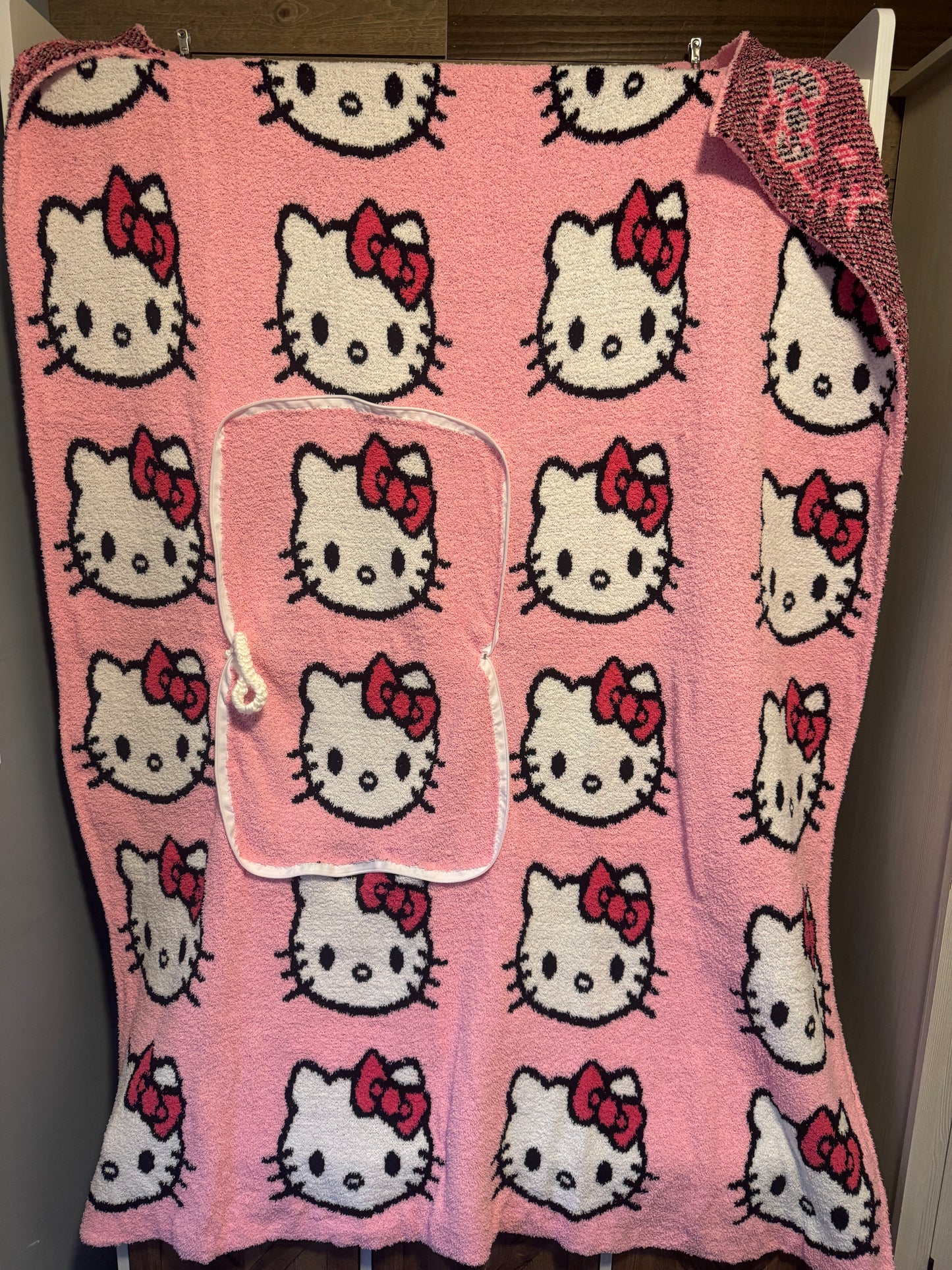 Hello Kitty Blanket Pillow (50x60)